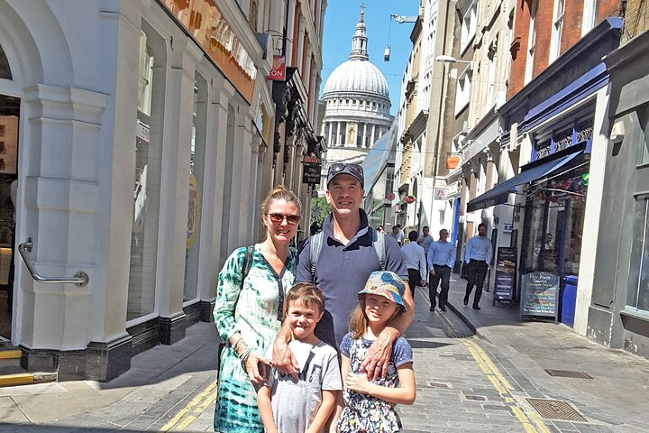 London Highlights Family-Friendly Walking Tour with Top Guide - Photo 1 of 7